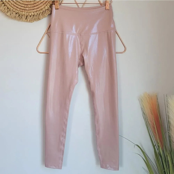Beyond Yoga, Pink Pearlized High Waisted 7/8 Legging Brazen Blush Size Small - Picture 11 of 11